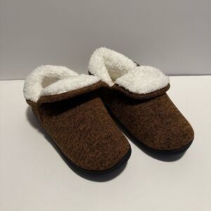 VONMAY Women’s Brown Fuzzy Slippers NWOT
